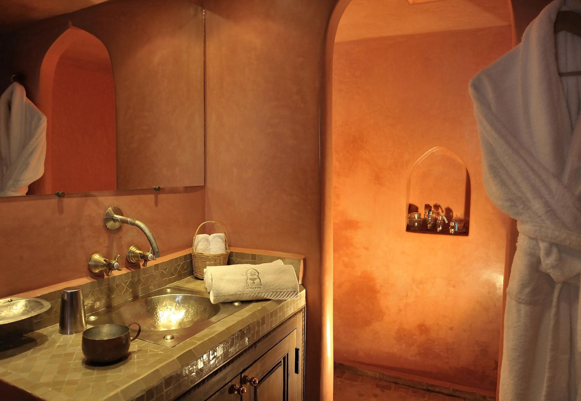Riad Le Jardin D'Abdou Marrakesh Eksteriør bilde Bathroom in a Moroccan hammam