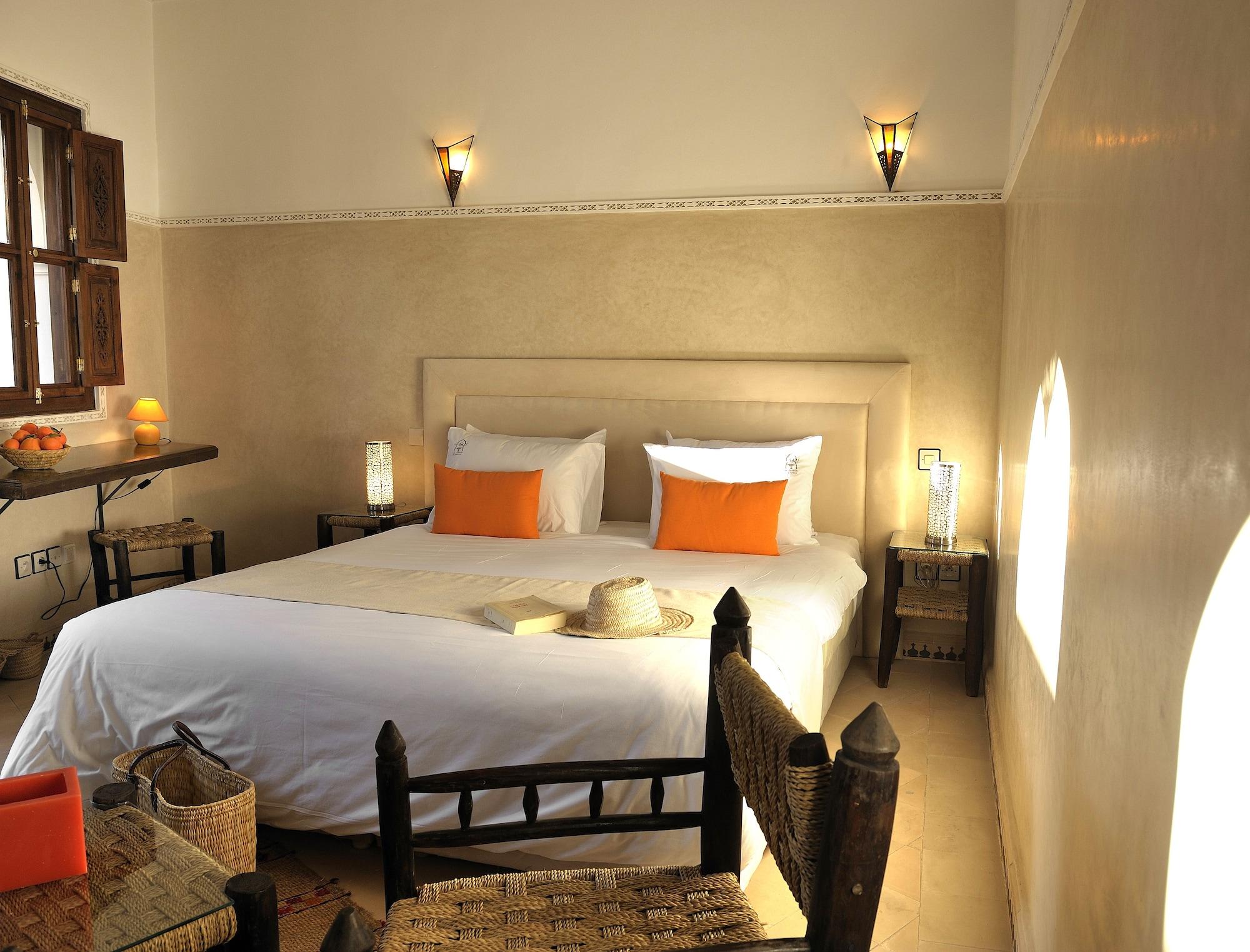 Riad Le Jardin D'Abdou Marrakesh Eksteriør bilde A bedroom in a Moroccan riad